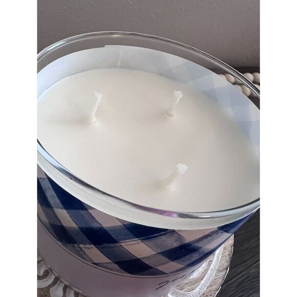 Bath And Body Works GINGHAM Candle BBW - Picture 4 of 6